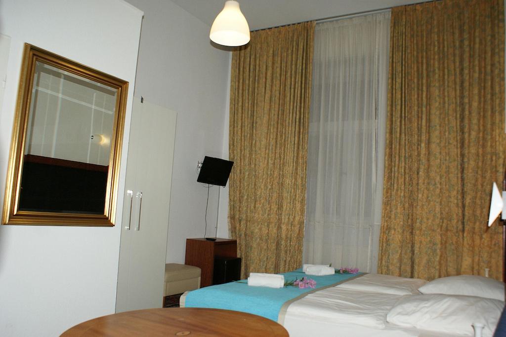 Hotel Garni Aaberna 베를린 객실 사진